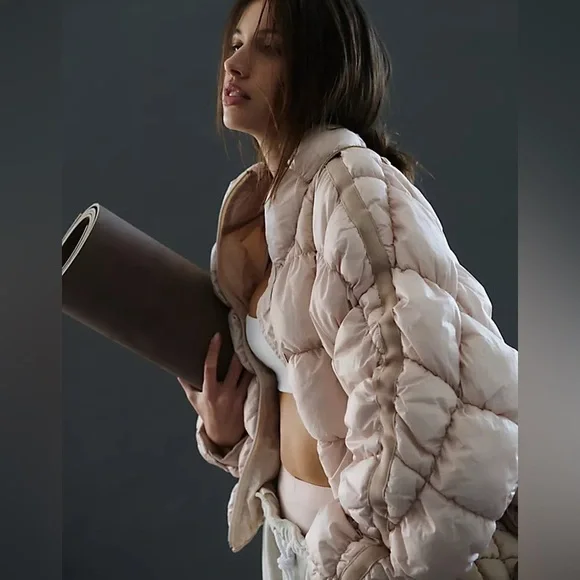 NWT Free People x FP Movement Pippa Scrunchy Glossy Packable Puffer Jacket - Picture 2 of 15